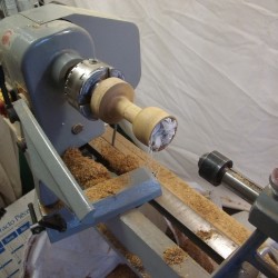 tournage sur bois du verre sur pied